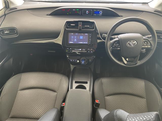 トヨタ プリウス