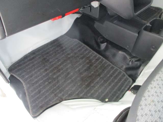 日産 NT100クリッパー