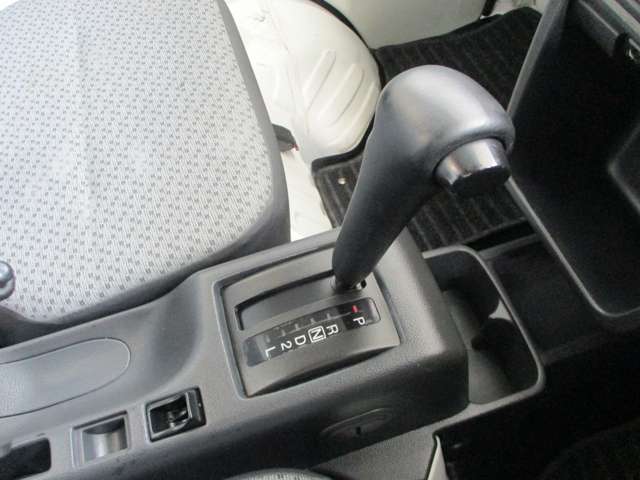 日産 NT100クリッパー