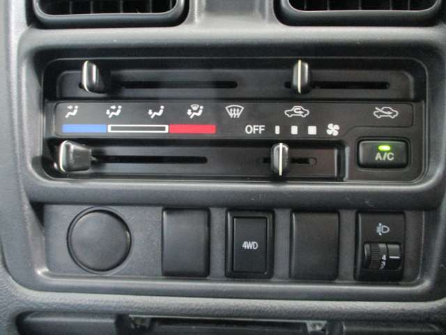 日産 NT100クリッパー