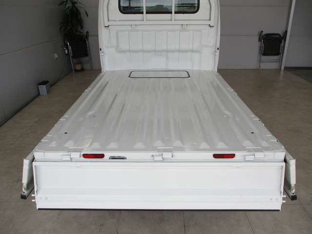 日産 NT100クリッパー