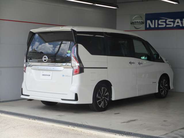 日産 セレナ