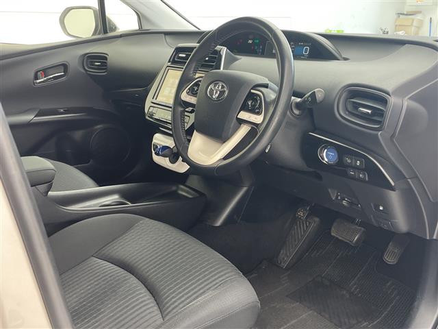 トヨタ プリウス