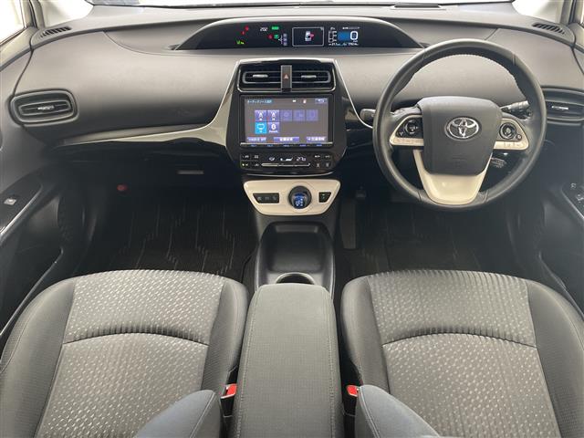 トヨタ プリウス