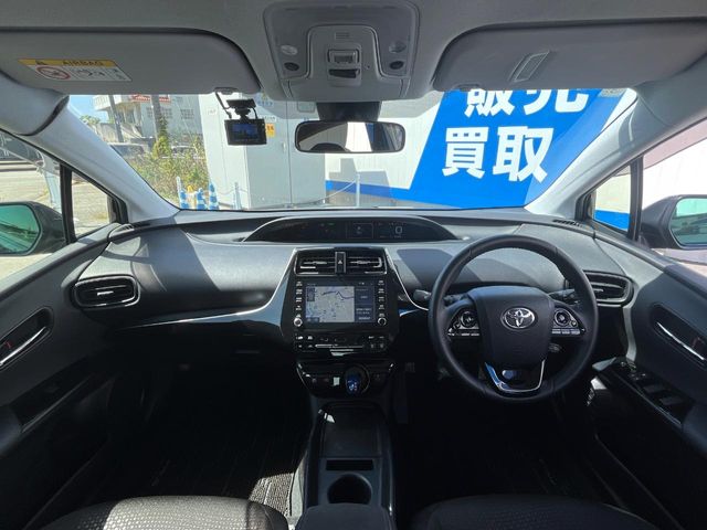 トヨタ プリウス