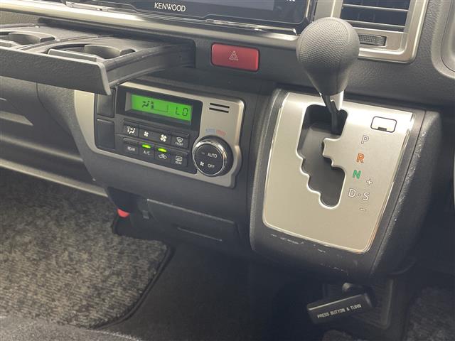 トヨタ ハイエースバン