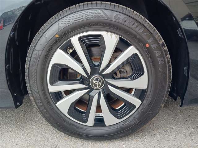 トヨタ プリウスPHV