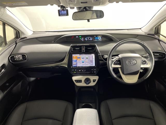 トヨタ プリウス