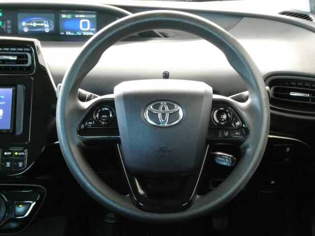 トヨタ プリウス