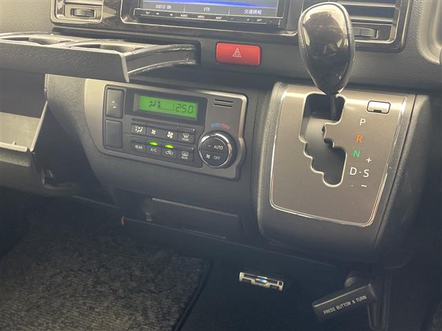 トヨタ ハイエースバン