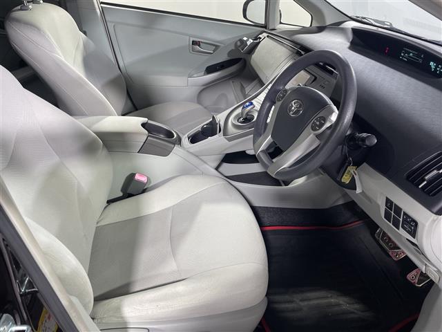 トヨタ プリウス