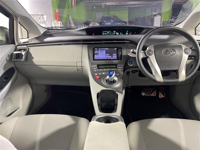 トヨタ プリウス