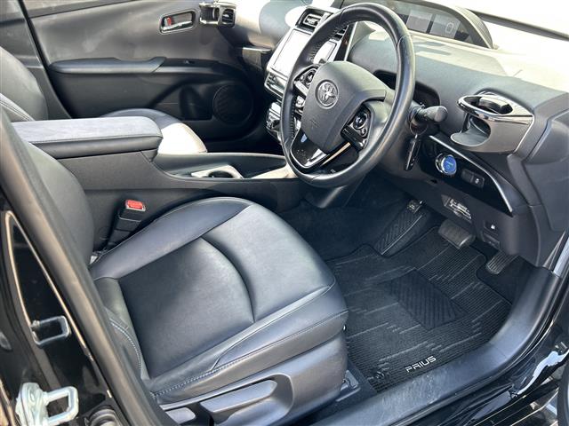 トヨタ プリウス