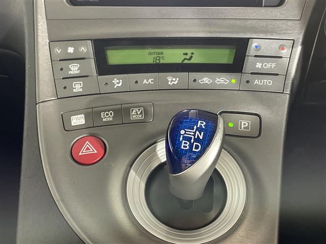 トヨタ プリウス