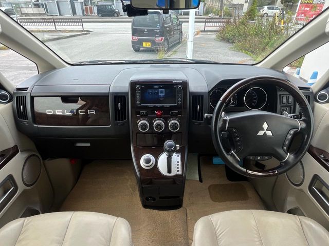 三菱 デリカD：5