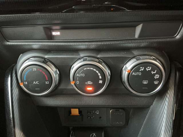 マツダ MAZDA2