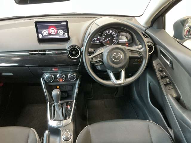 マツダ MAZDA2