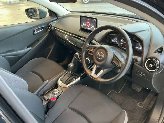 マツダ MAZDA2