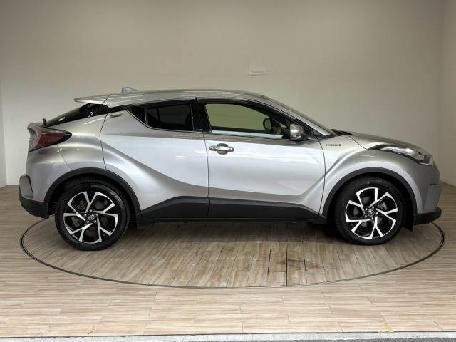 トヨタ C-HR