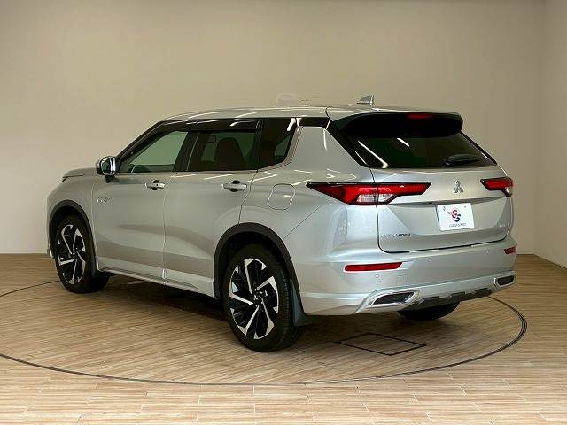 三菱 アウトランダー