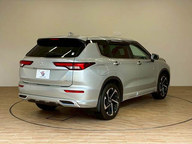 三菱 アウトランダー