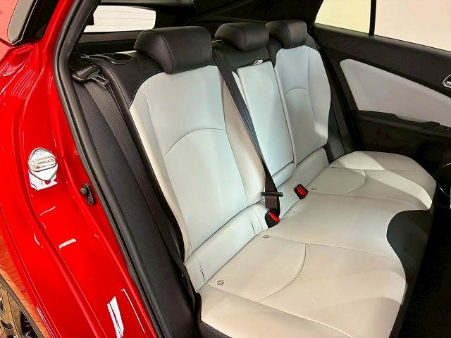 トヨタ プリウス