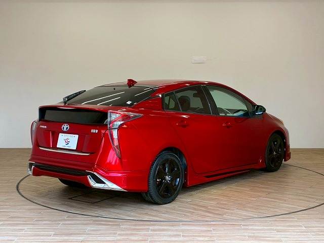 トヨタ プリウス