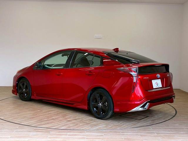 トヨタ プリウス