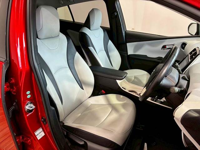 トヨタ プリウス