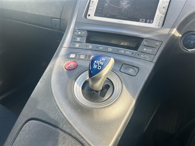 トヨタ プリウス