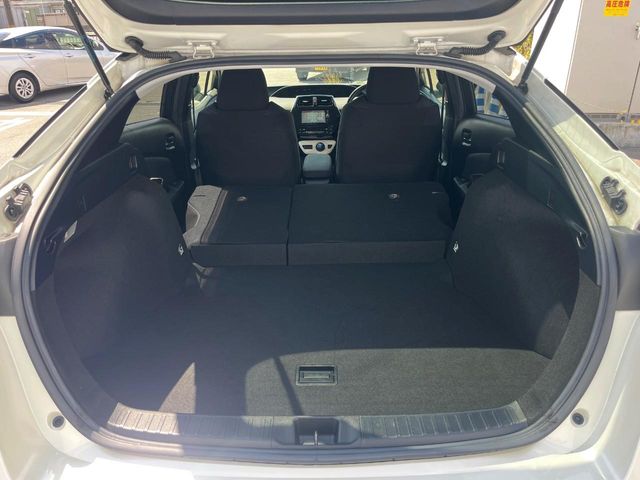 トヨタ プリウス