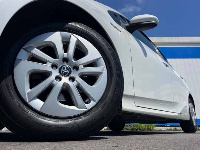 トヨタ プリウス