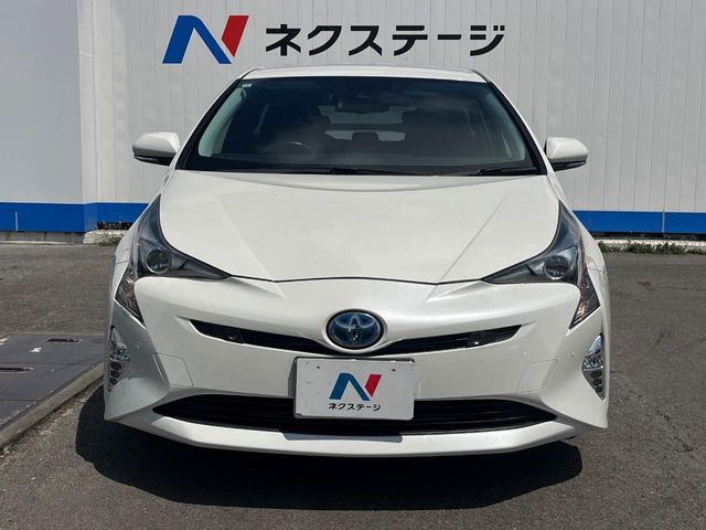トヨタ プリウス