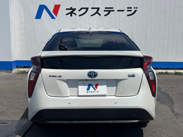 トヨタ プリウス