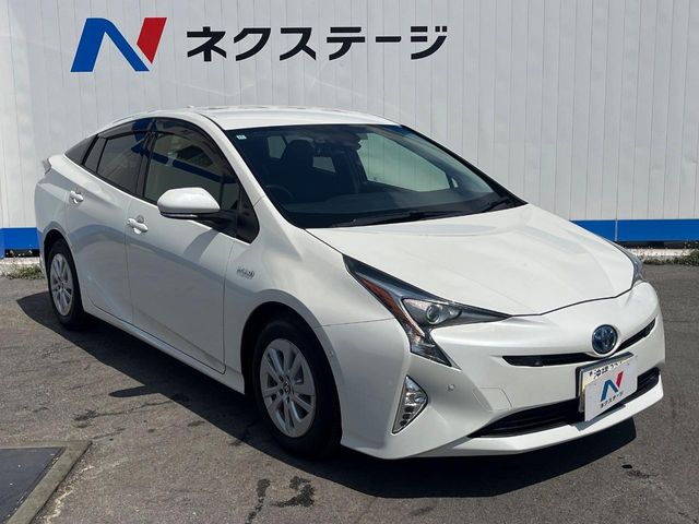 トヨタ プリウス