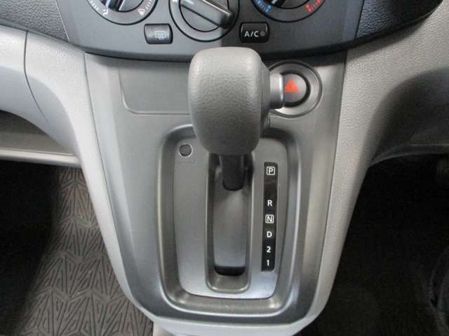 日産 NV200バネットバン