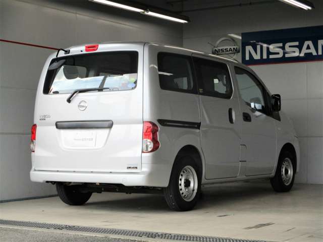 日産 NV200バネットバン