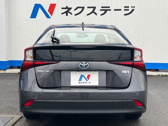 トヨタ プリウス