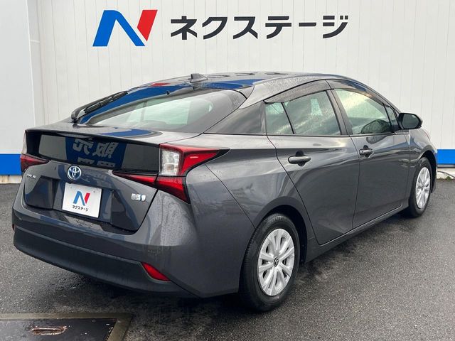 トヨタ プリウス