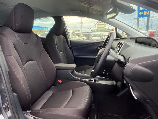 トヨタ プリウス