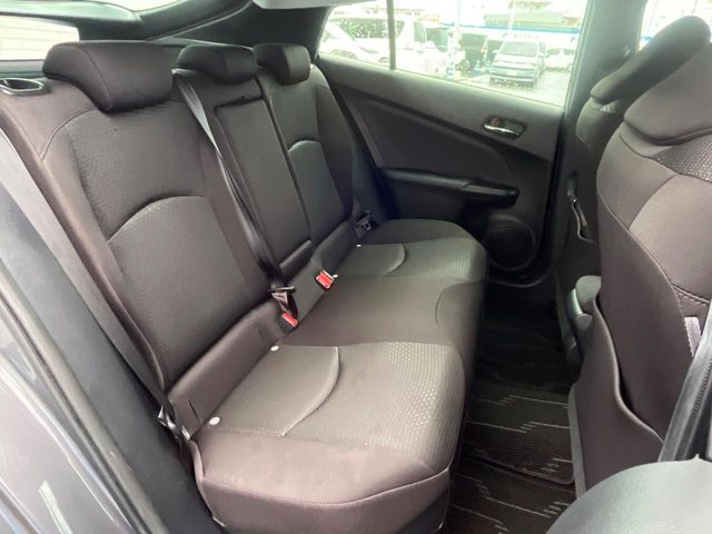 トヨタ プリウス