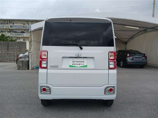 トヨタ ピクシスメガ