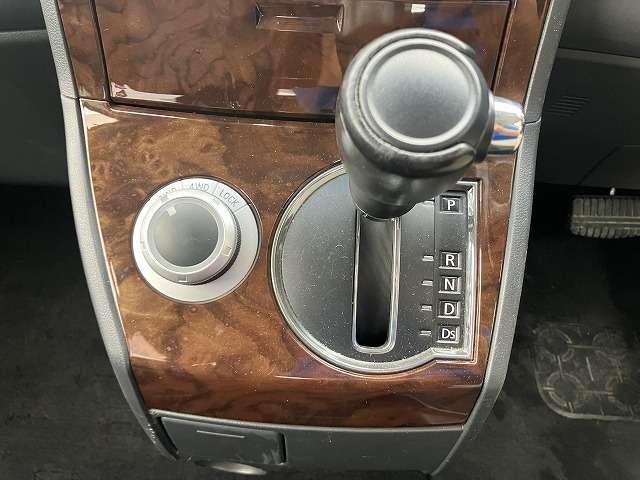 三菱 デリカD：5