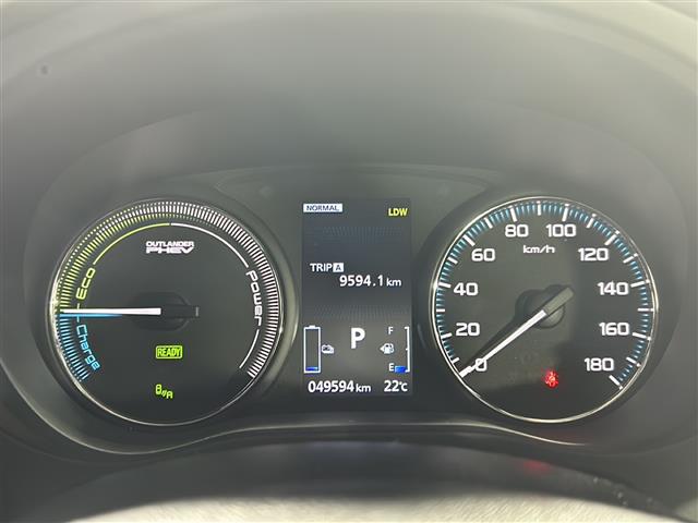 三菱 アウトランダーPHEV