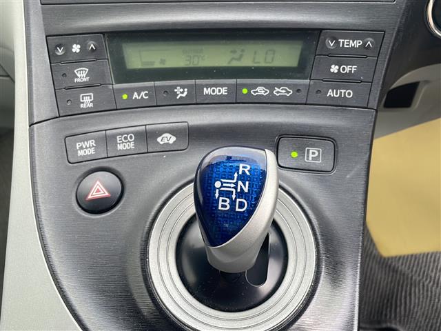 トヨタ プリウス