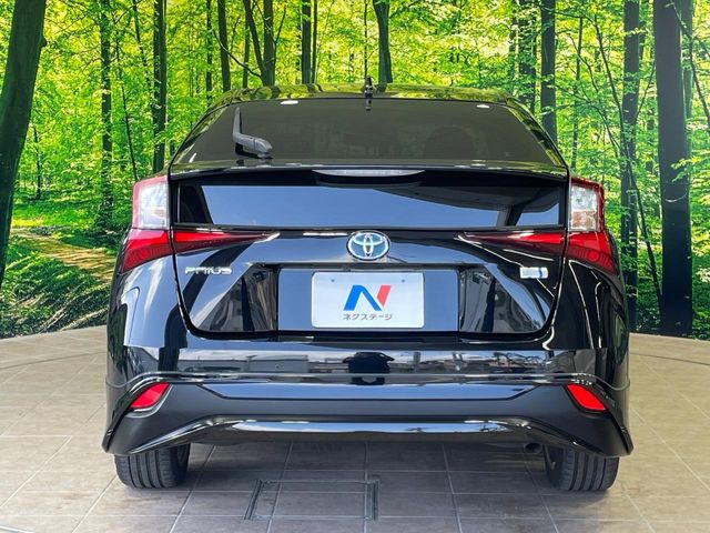 トヨタ プリウス