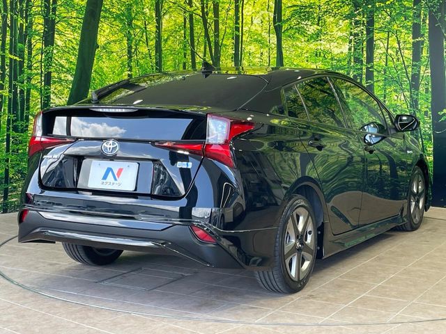 トヨタ プリウス
