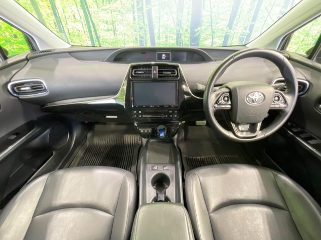 トヨタ プリウス