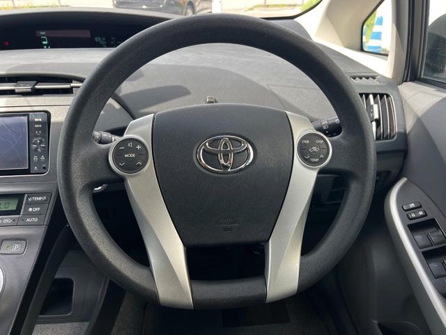 トヨタ プリウス