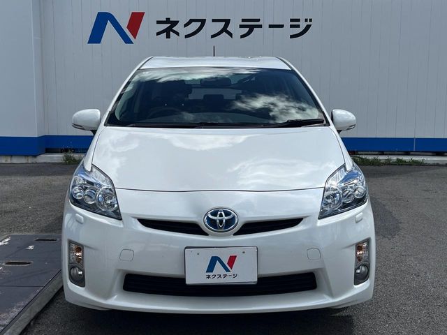 トヨタ プリウス